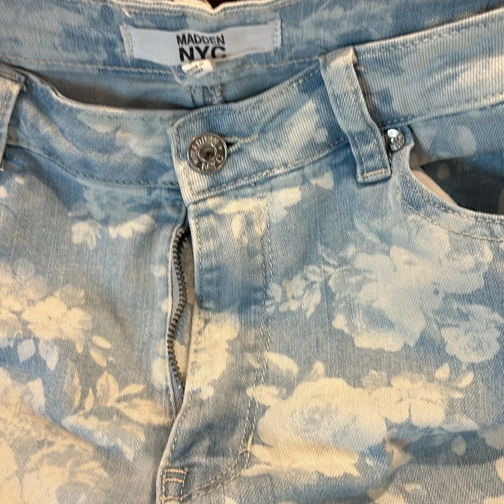 Steve Madden flair jeans - Picture 3 of 4